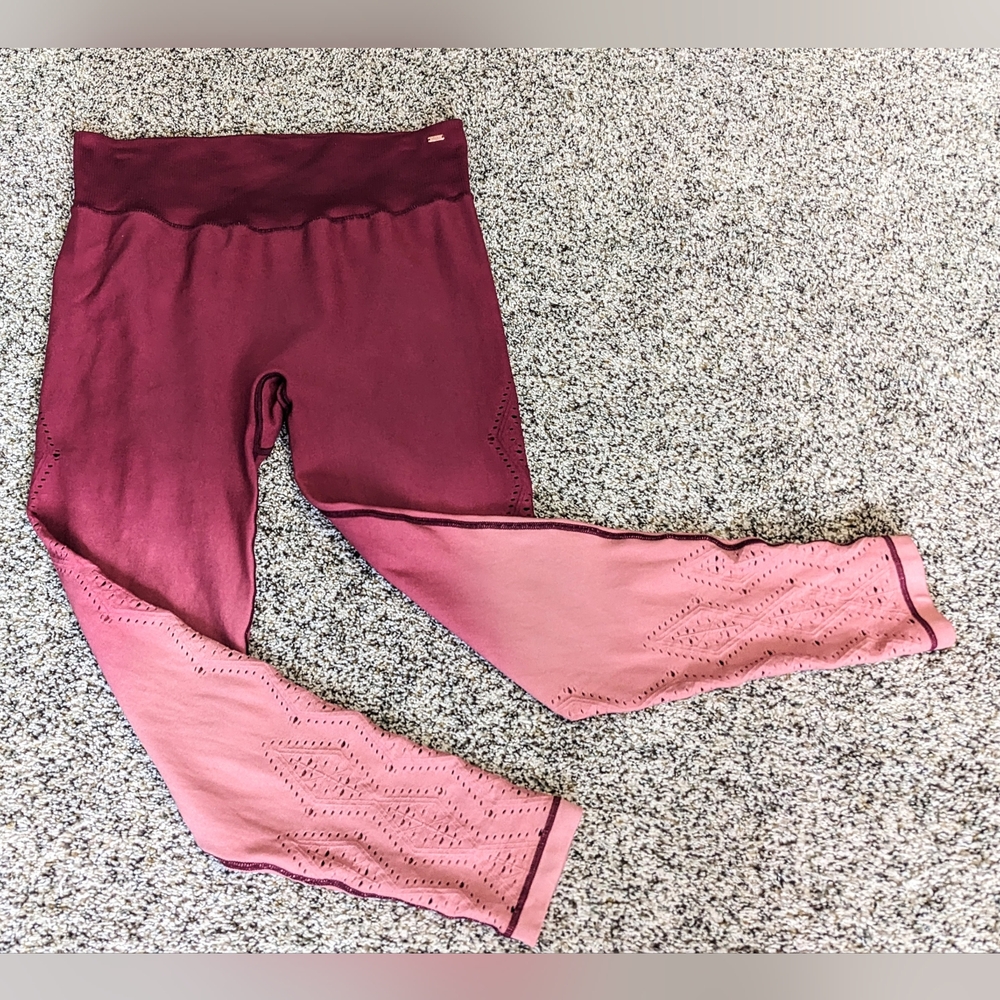 💞PINK Ombre Athletic Leggings❤️
